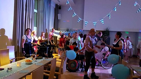 Jata2023_Oktoberfest_Polonaise_Cedrik_IMG_20230909_140042_bearbeitet.jpg 