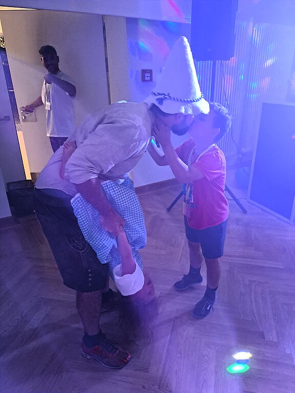 Jata2023_Oktoberfest_Papa_Kinder_PartyseiteInfo_20230909_215833_bearbeitet.jpg 
