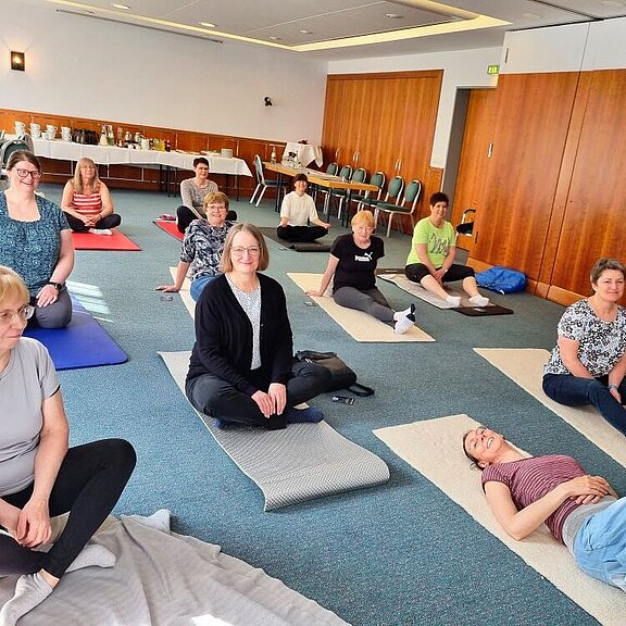 Yoga mit den Teilnehmerinnen des Wochenendes 